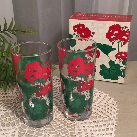 Other - Vintage Avon Summer Fantasy Drinking Glass Set